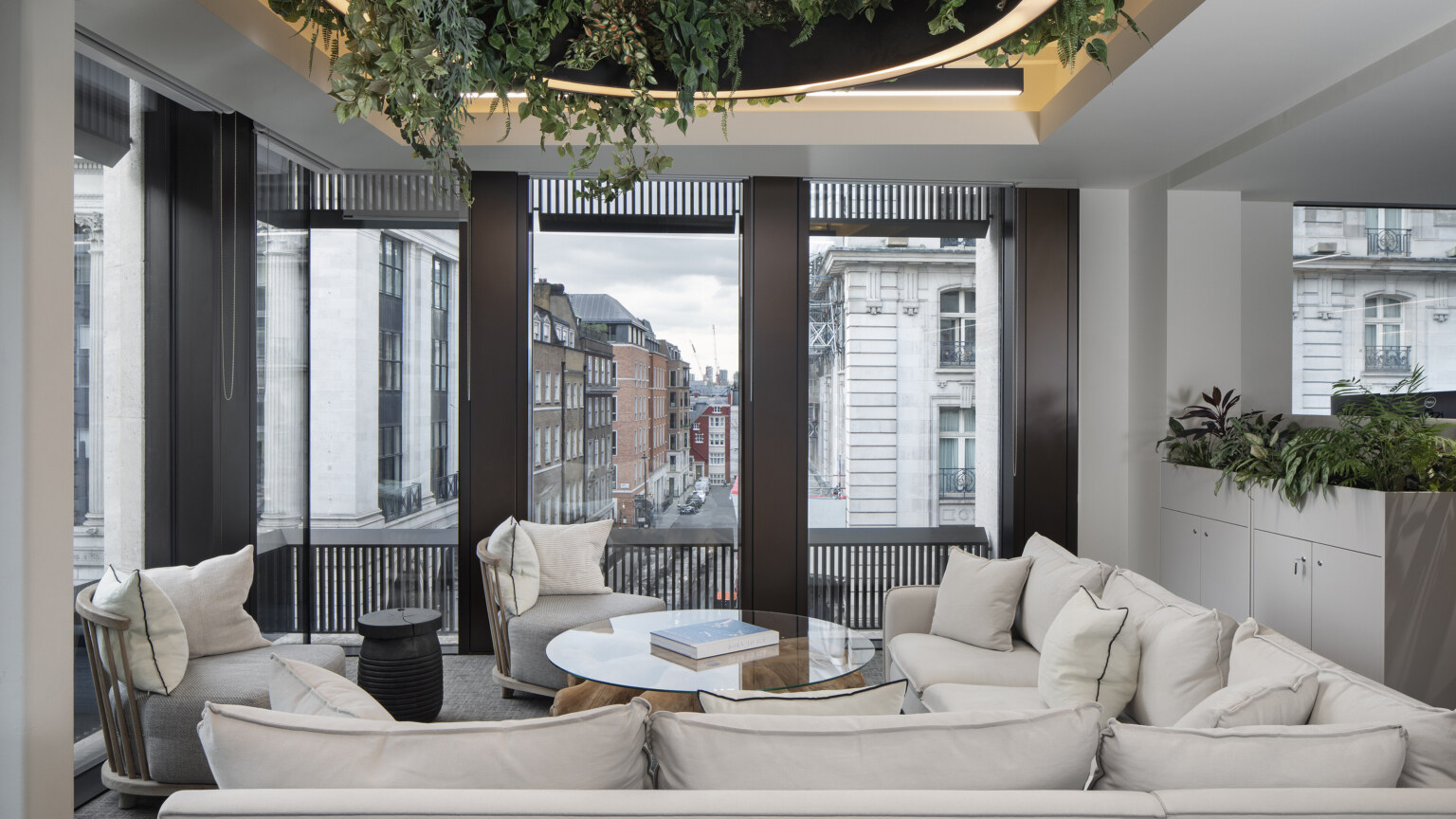 Oktra-LOW-RES-Starwood-Capital-London-008-aspect-ratio-3840-2160