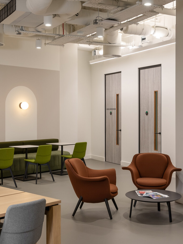 PRI-London-15-office-fit-out-aspect-ratio-1980-2640